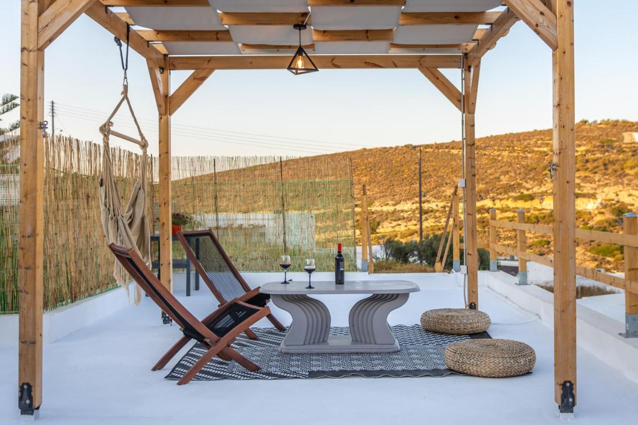 Milos Guesthouse Triovasalos Bagian luar foto