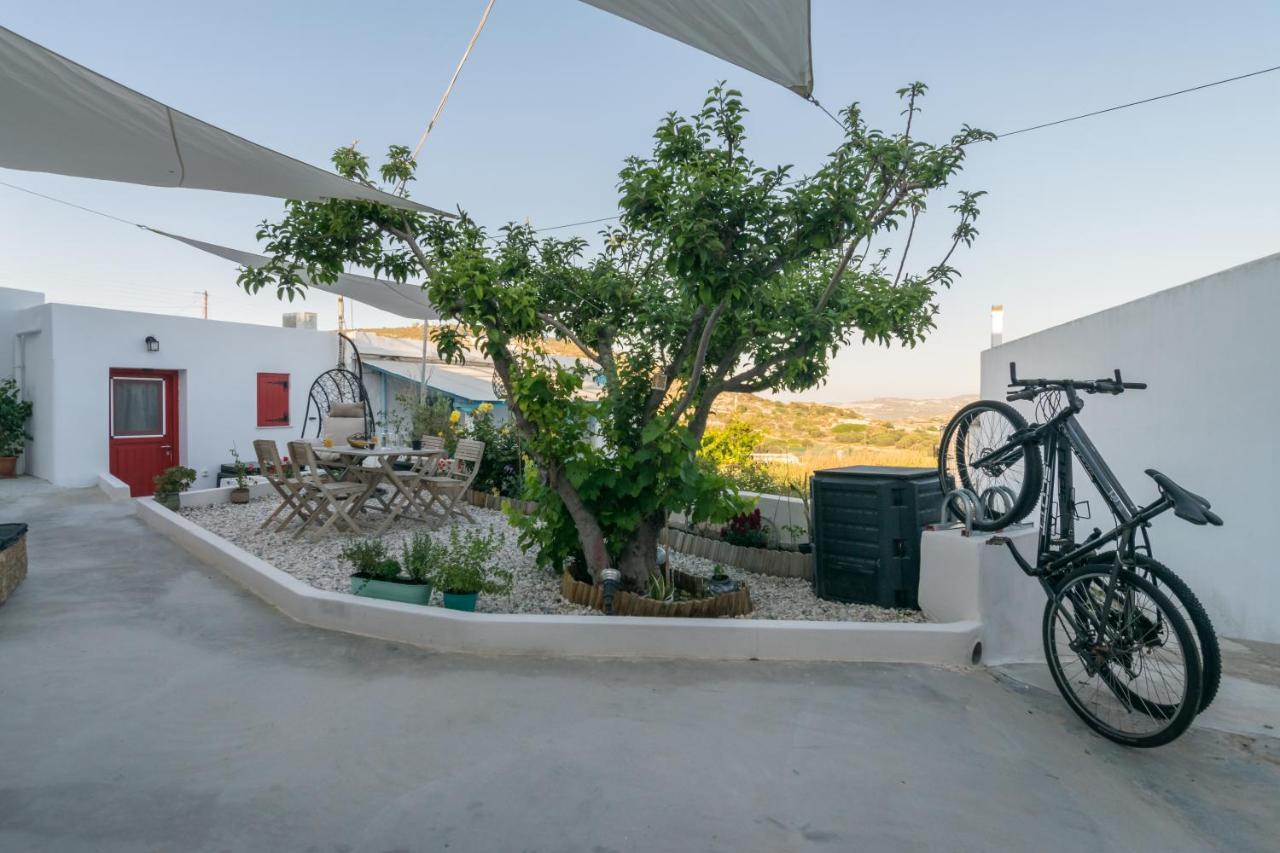 Milos Guesthouse Triovasalos Bagian luar foto
