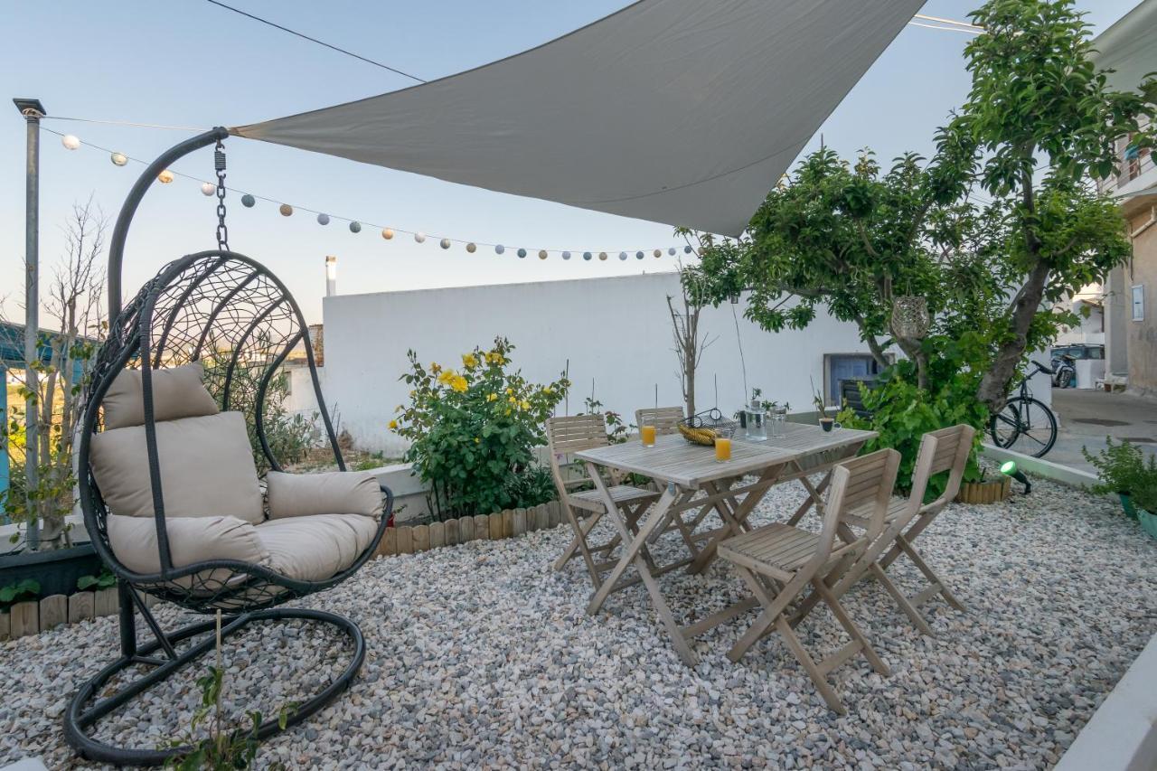 Milos Guesthouse Triovasalos Bagian luar foto